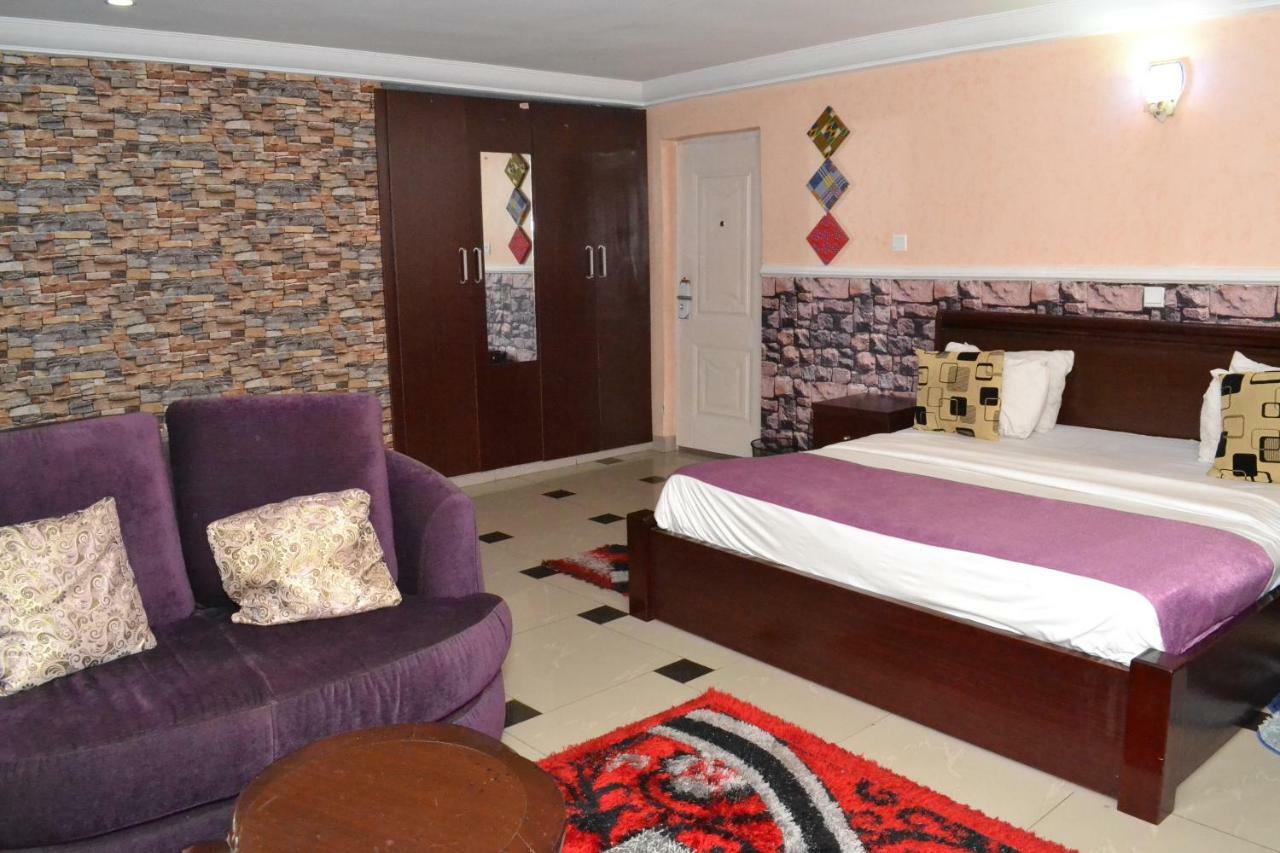 Limoh Suites Benin City Exterior photo