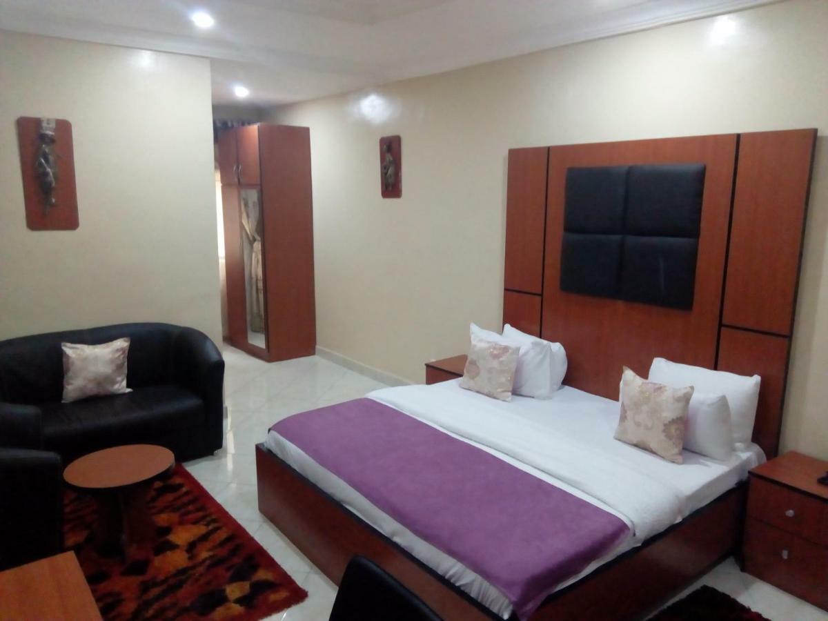 Limoh Suites Benin City Exterior photo