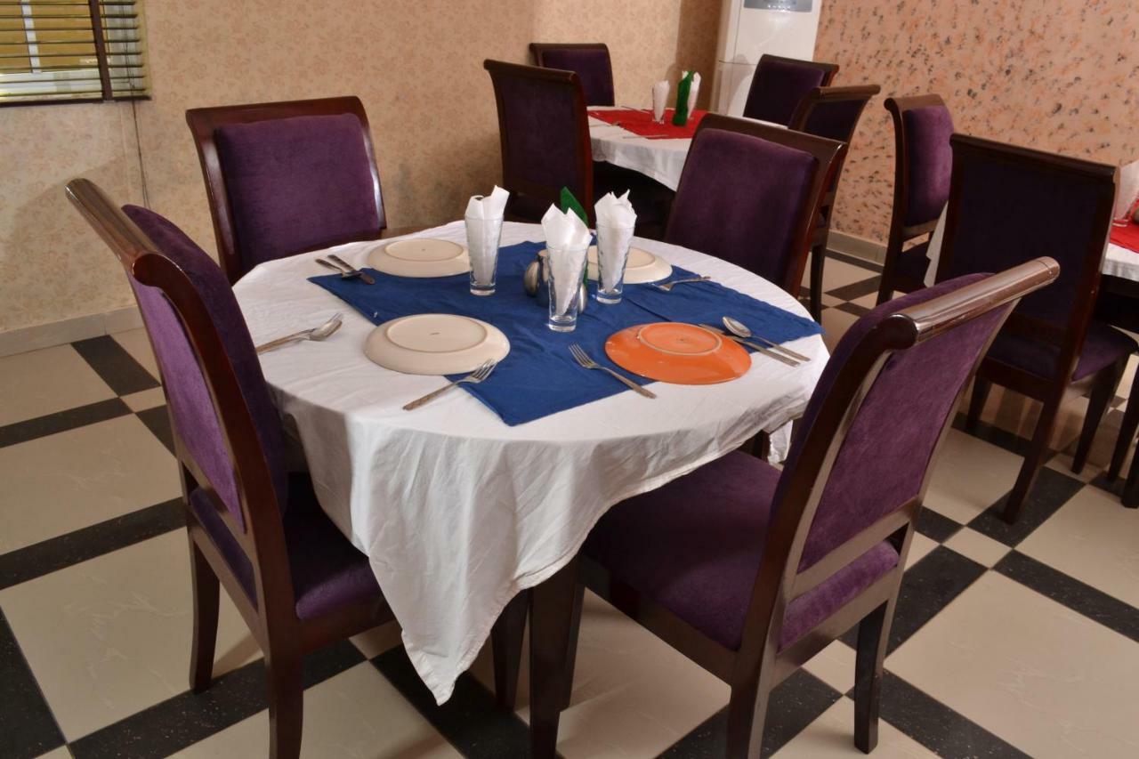 Limoh Suites Benin City Exterior photo