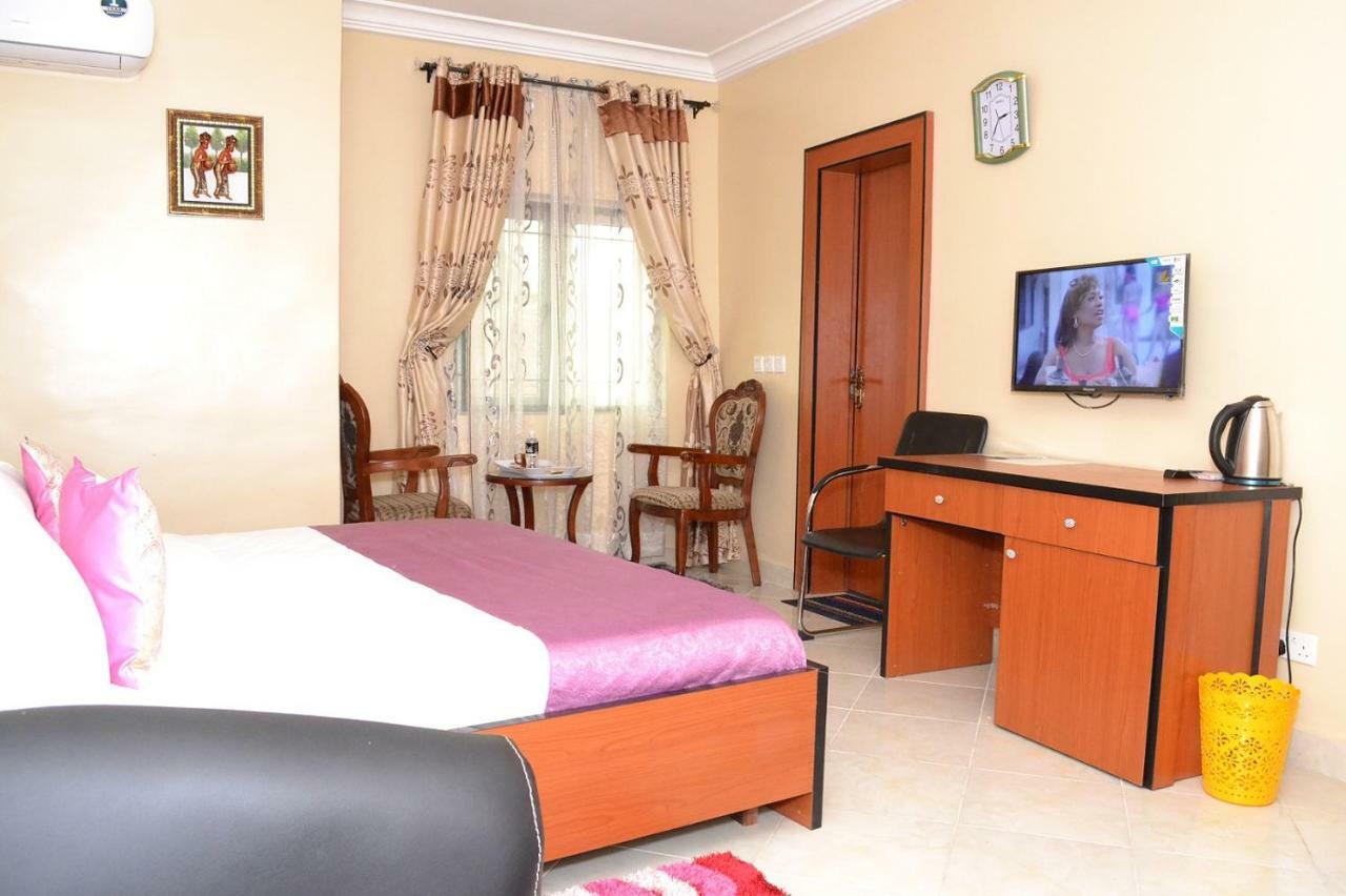 Limoh Suites Benin City Exterior photo